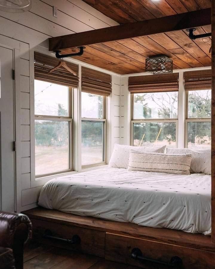 Elevated Bed Nook & Overbed Loft